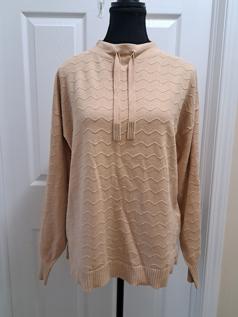 Olsen Soft Knit Sweater Tan Womens Size Medium Drawstring Neutral Zig Zag Ribbed